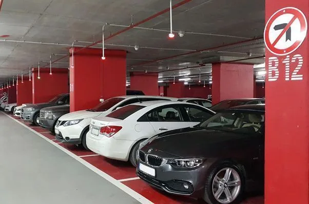 Elektrikli Araçlara Kapalı Otopark Yasağı: Avrupa’da Yeni Tartışma Başladı