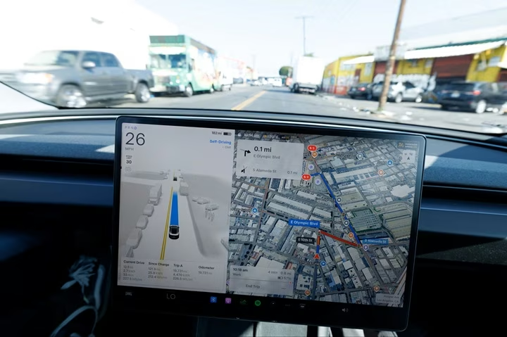 Tesla Avrupa’da FSD Hazırlığını Hızlandırdı: Yeni İşe Alımlar ve Otonom Sürüş Planı