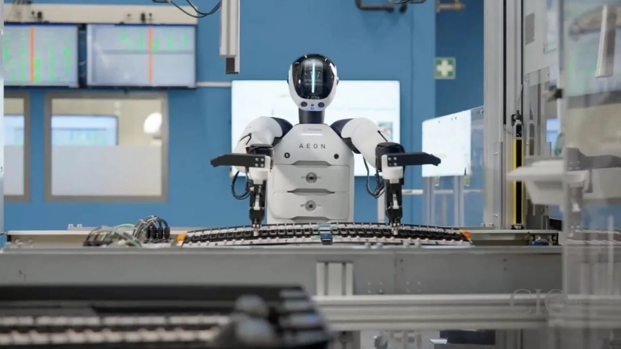 BMW, Almanya’daki fabrikasında insansı robotları üretim hattına dahil ediyor