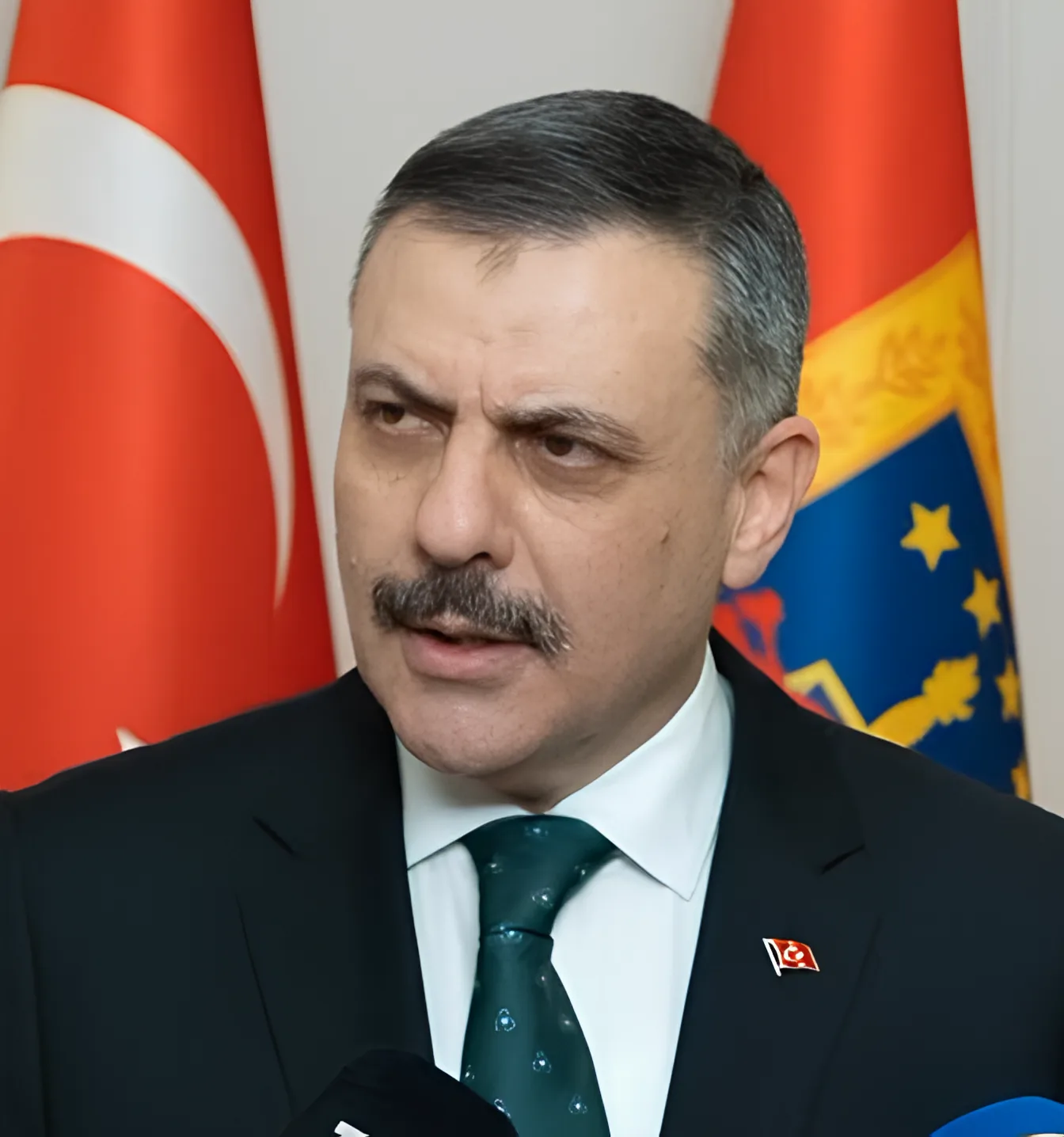 Bakan Çiftçi’den araçlardaki ekran ve ses sistemlerine kritik uyarı: “Güvenlik ve dikkat dağınıklığına dikkat”