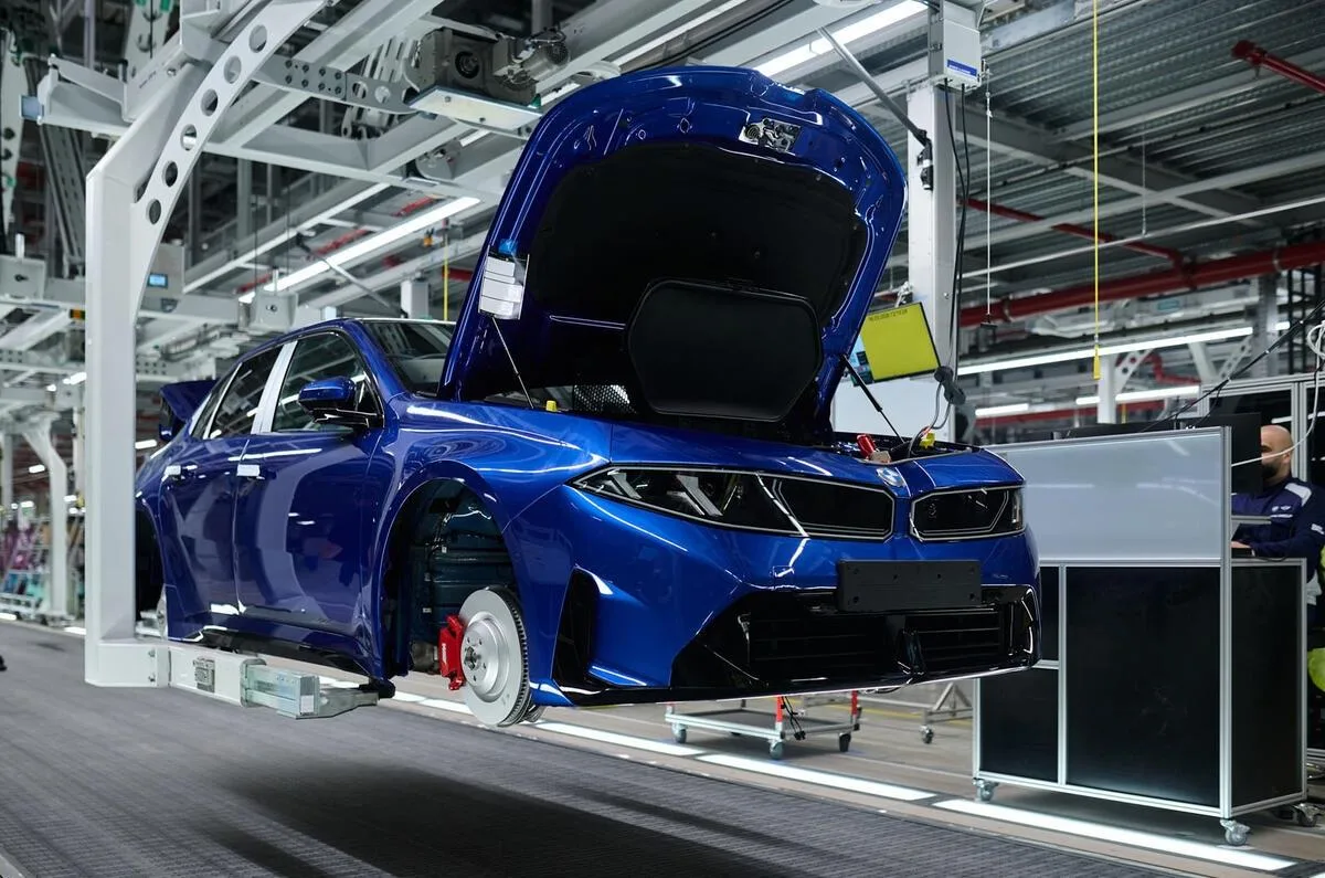 BMW Fabrikalarında Yeni Çağ: Yapay Zeka ve Robotlar Üretimi Devralıyor