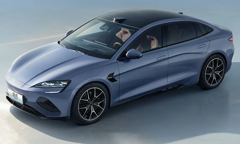 1000 KM Menzilli Elektrikli Devrim: BYD Seal 08 Sahneye Çıktı